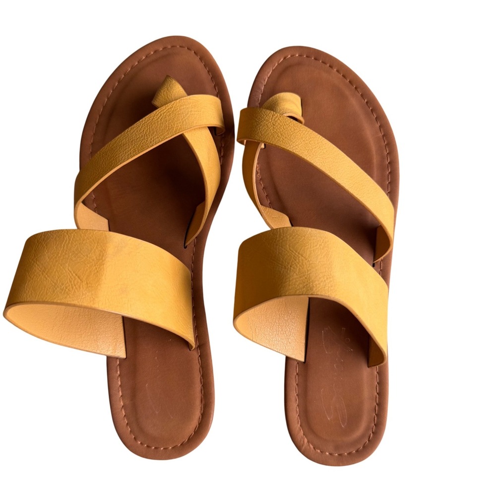 Soda Sandals Yellow Toe Loop Vegan Leather Boho Mustard Summer Flat Slide Sz 10